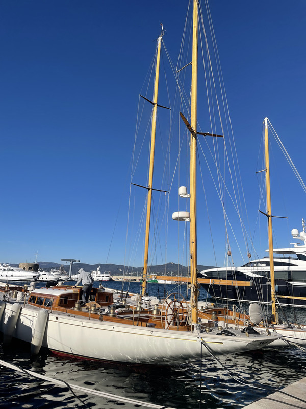 EF9882FC-81C8-480E-8B83-FE9E6CED00B7