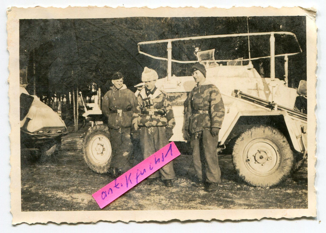 weißer Funk-Schützen-Panzer vom Pz.Rgt.3 mit Fro