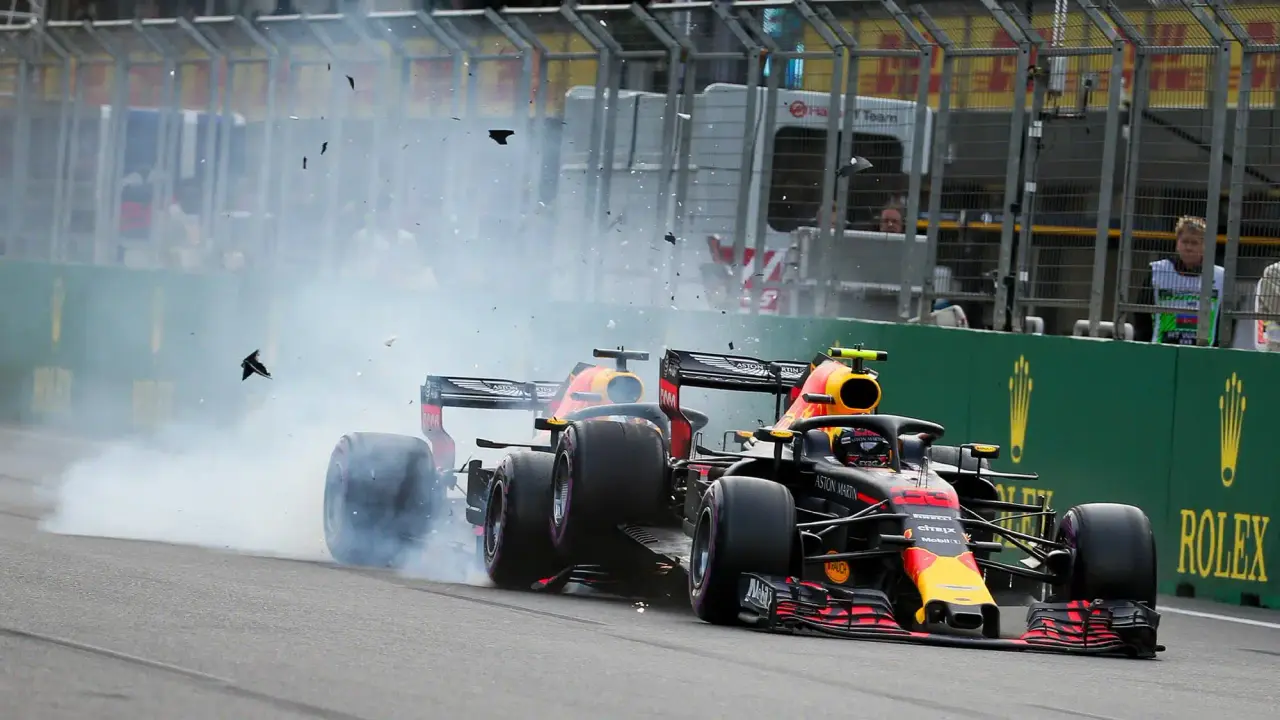 Daniel-Ricciardo-hits-Max-Verstappen-in-