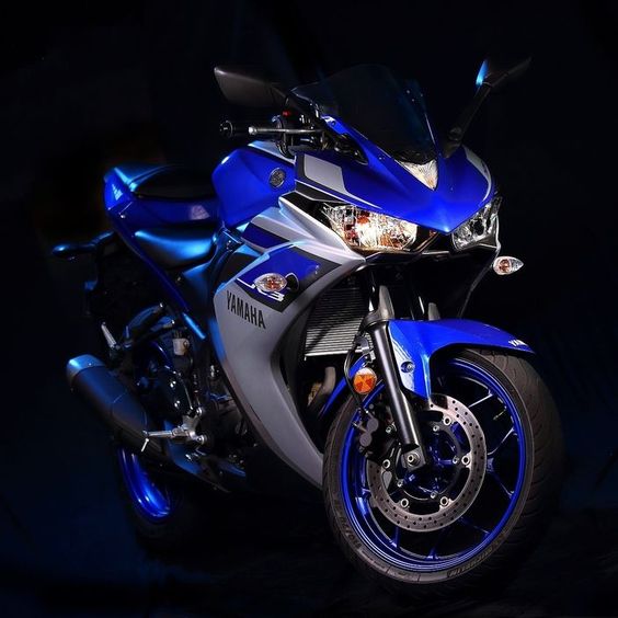Мощные мотоциклы от таких производителей как Yamaha Honda Kawasaki Мощные мотоциклы от таких производителей как Yamaha Honda Kawasaki