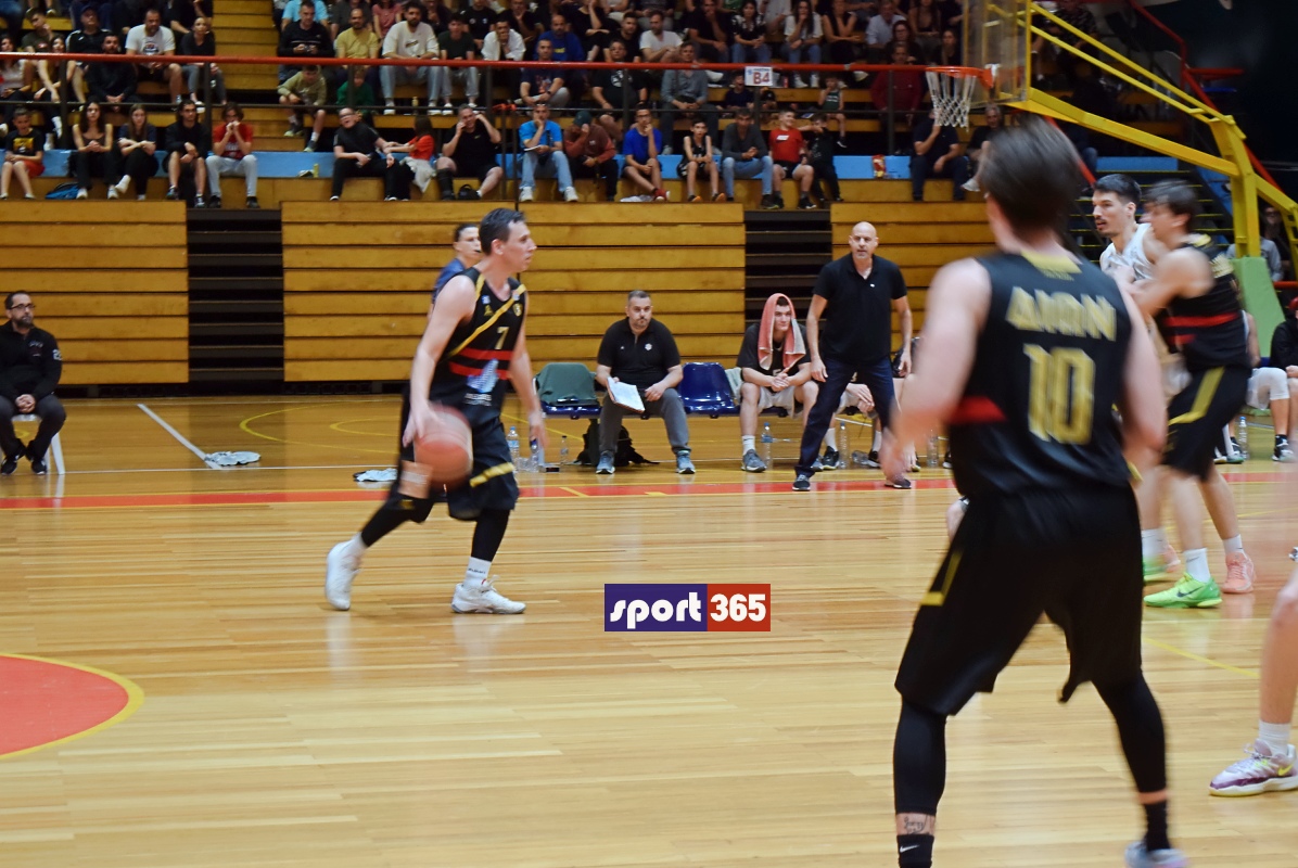 , &Omicron; &Delta;ί&omega;&nu; &Kappa;&upsilon;&pi;&alpha;&rho;&iota;&sigma;&sigma;ί&alpha;&sigmaf;&nbsp;64-60 &tau;&eta;&nu; &Kappa;&alpha;&lambda;&alpha;&mu;ά&tau;&alpha;&nbsp;B.C.&nbsp;&sigma;&tau;&eta;&nu; &Tau;έ&nu;&tau;&alpha;, &iota;&sigma;&omicron;&phi;ά&rho;&iota;&sigma;&epsilon; (1-1) &tau;&omicron;&upsilon;&sigmaf; &tau;&epsilon;&lambda;&iota;&kappa;&omicron;ύ&sigmaf; &tau;&eta;&sigmaf; &Alpha;1 &Epsilon;&Kappa;&Alpha;&Sigma;&Kappa;&Epsilon;&Nu;&Omicron;&Pi; (&phi;&omega;&tau;&omicron;&gamma;&rho;&alpha;&phi;&iota;&epsilon;&sigmaf; & &beta;ί&nu;&tau;&epsilon;&omicron;)