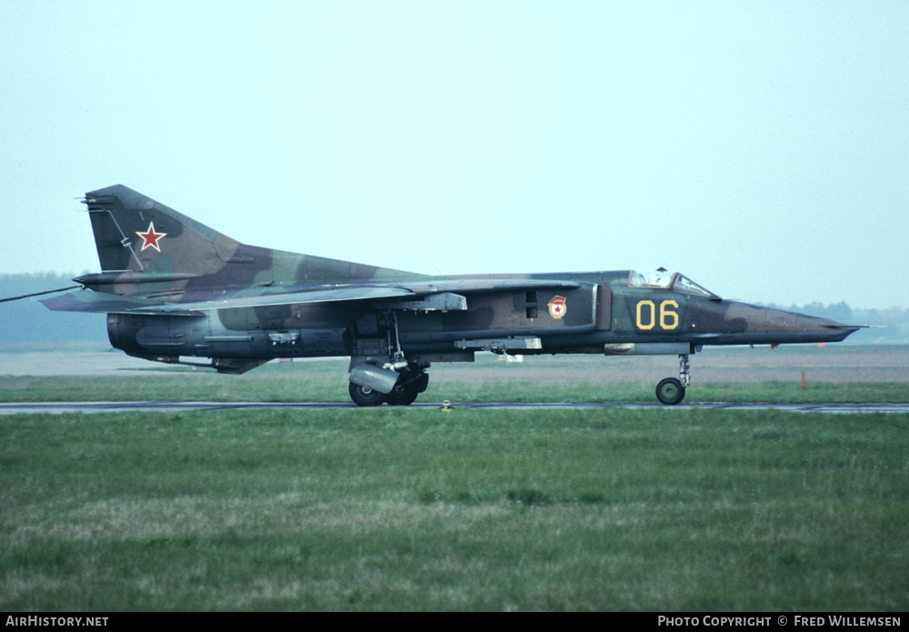 19 GvAPIB Mig-27D Yellow 06_61912560275 (5)_29.04.91