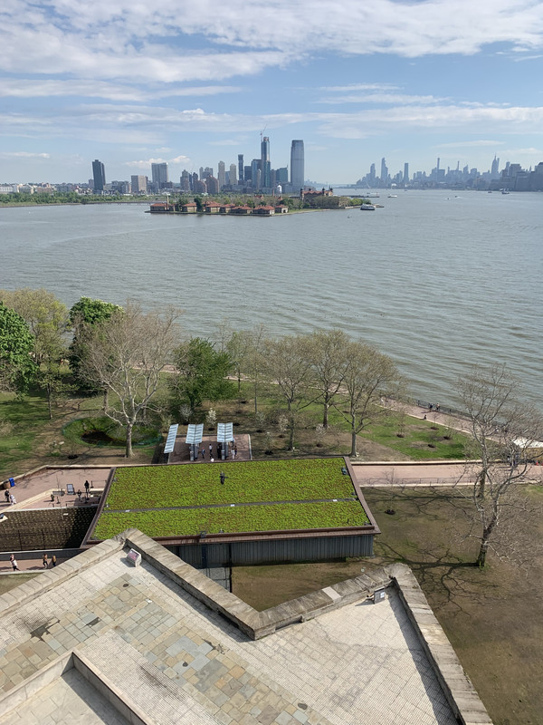 141368CA-F796-4DFF-9B1E-B61CA688046B