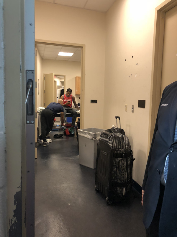 39FE6A66-17DA-49B5-9CC1-3EF37B301A1A