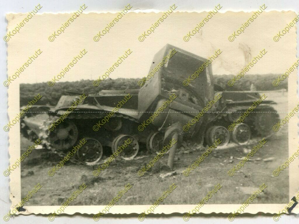 Foto, Wehrmacht, zerstörter Panzer KW-1, Nahaufnahme, Russland