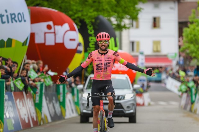 Tour of the Alps 2024: a Borgo Valsugana fa festa Carr, in sei in corsa per la maglia verde di Lopez