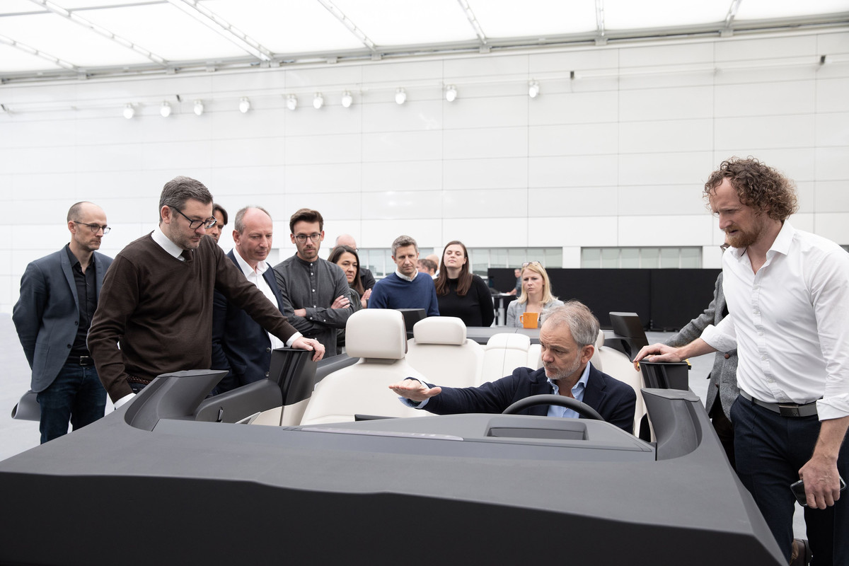 P90458292_highRes_the-new-bmw-7-series