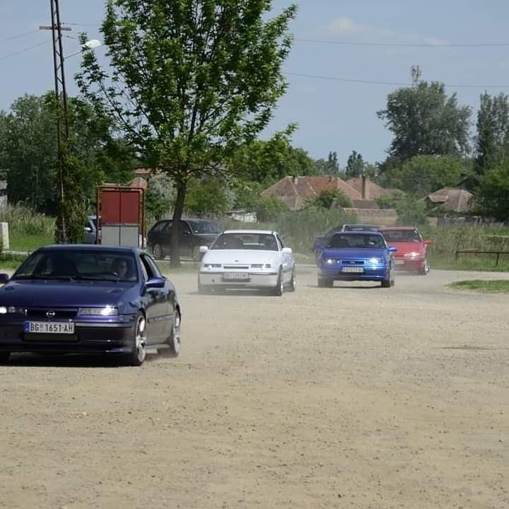 B5B16D8D-F793-423B-9502-7CA31CB66418