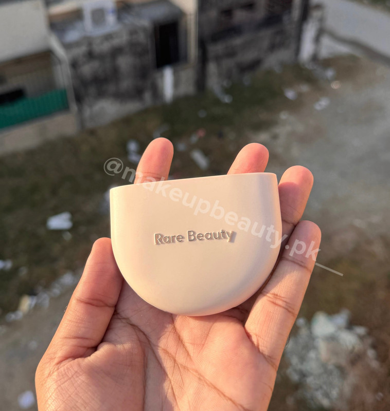 Rare Beauty True to myself - Tinted Pressed Talc Free Finishing powder. - image 4