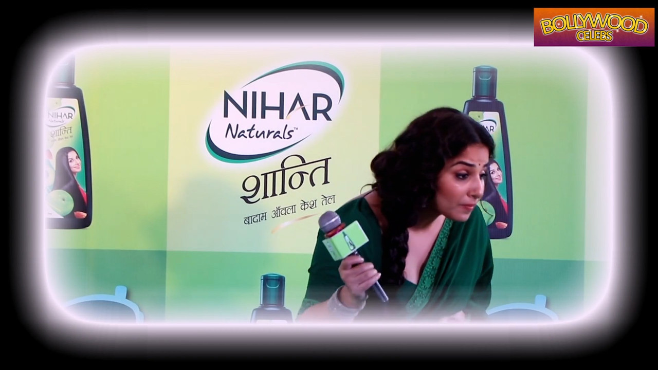 busty vidhya balan in saree.mp4_snapshot_00.22.731