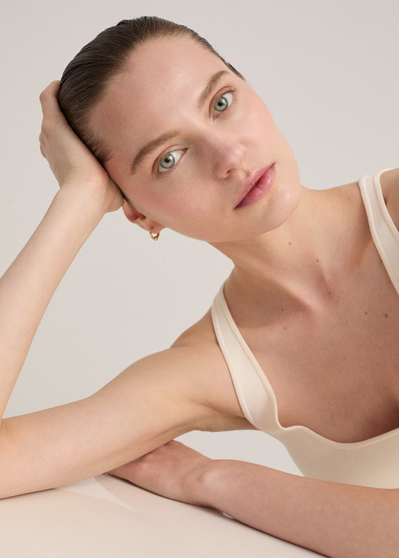 ABRAMCZYK BEAUTY AFTERS 0259