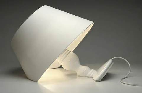 lamp-broken-image.webp