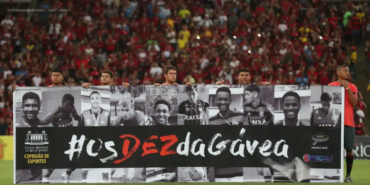 Minuto de silêncio em clássico