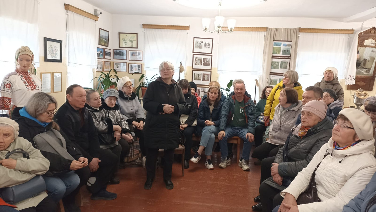 Фото на память. Родоведы в музее  быта и ремесел