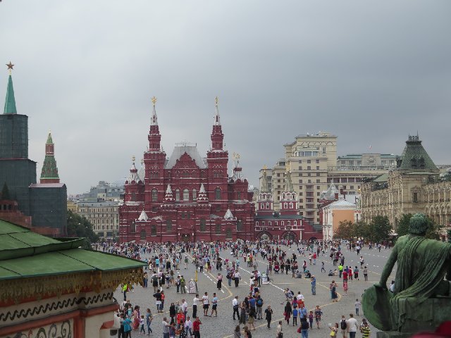 RUSIA LOW COST: Una semana entre S. Petersburgo y Moscú - Blogs de Rusia - DIA 5: Llegada a Moscú en el Flecha Roja y pateada por el centro. (7)