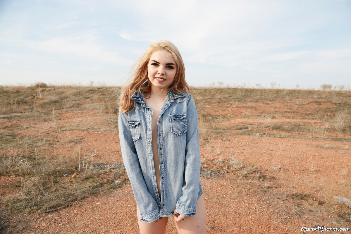 MarvelCharm_Rebecca-Denim-Peek-099