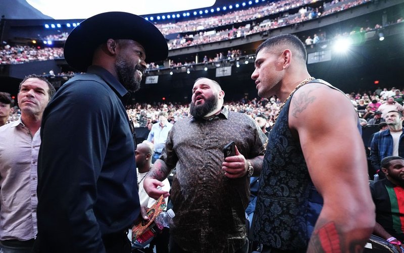 Колби Ковингтън: Алекс Перейра нокаутира Джон Джоунс с ляво кроше