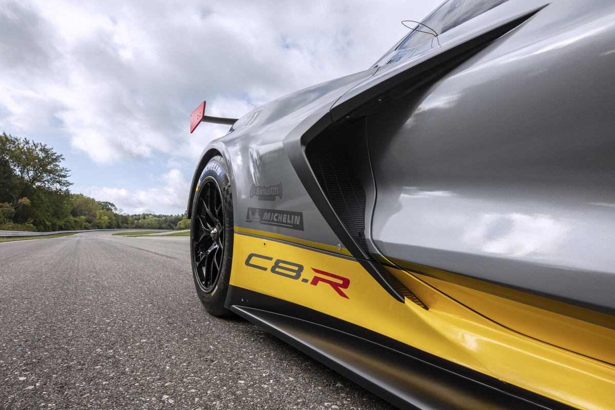 7Chevrolet-Corvette-C8R-011