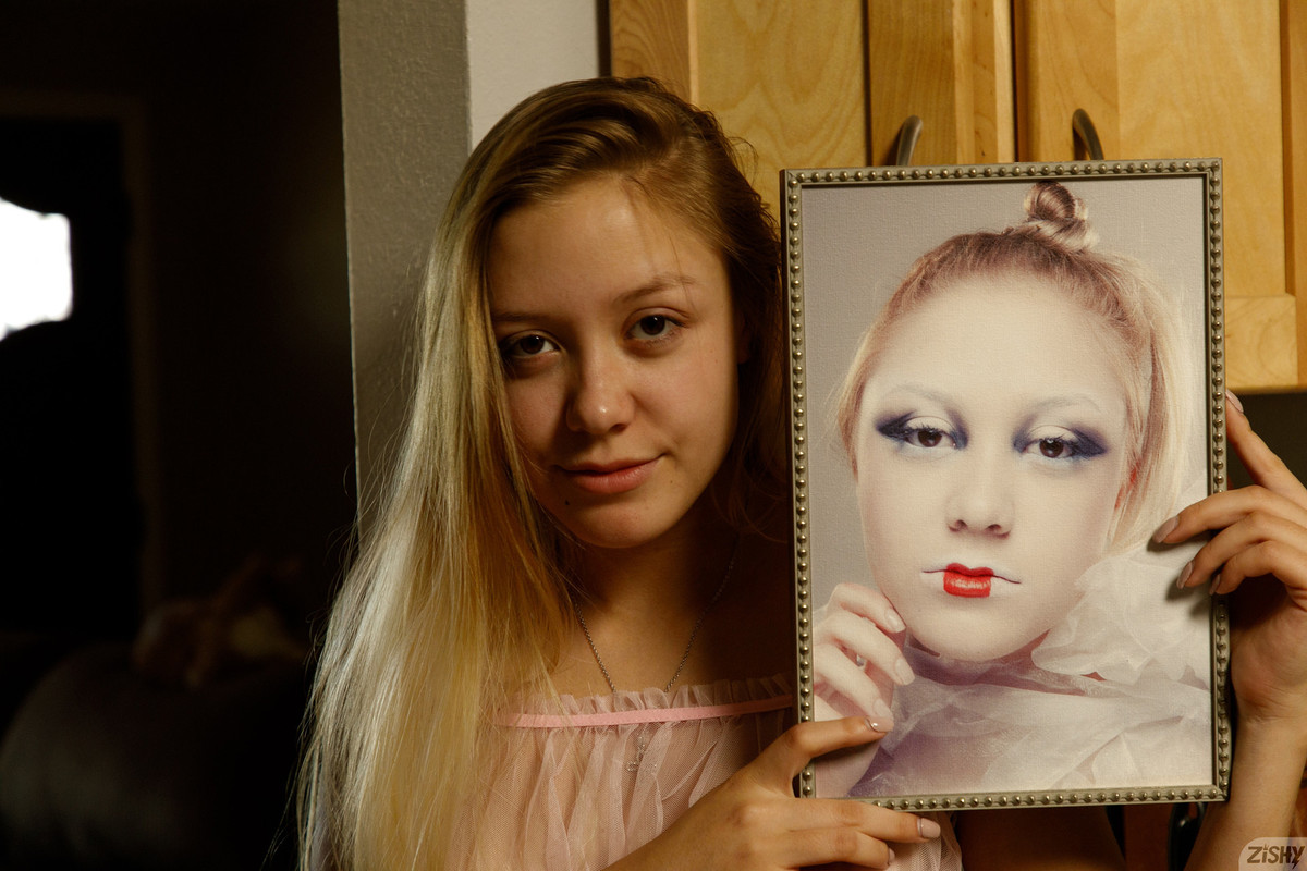 full_023_77691322051412