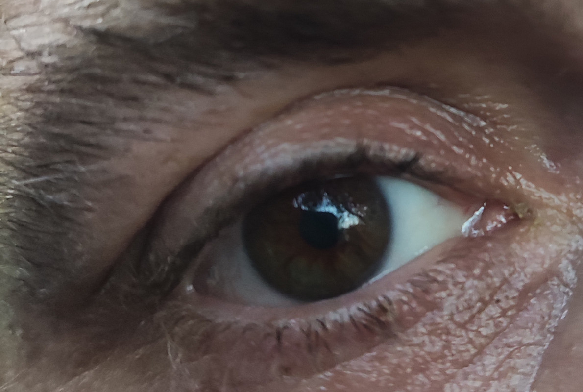 ojos verdes+ algo raro Psicodelia21