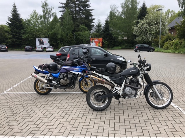 398C4F7D-AE5E-4A17-BD08-F8B8DFFEF15E