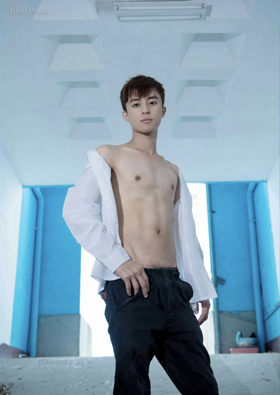 Blue Photo No.78 (Non-sex) - Em bot mới lớn và con cặc giả