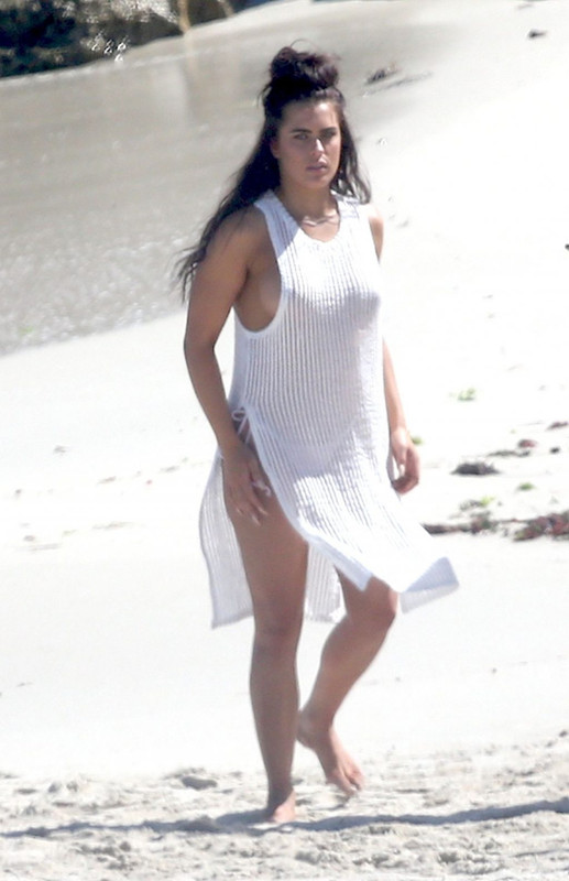 Holly-Young-Upskirt-STARS-com-26