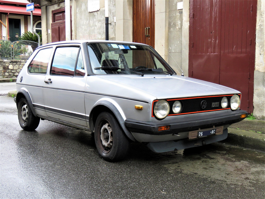 i.postimg.cc/htTHwK36/Volkswagen-Golf-I-Serie-GTI-3.jpg