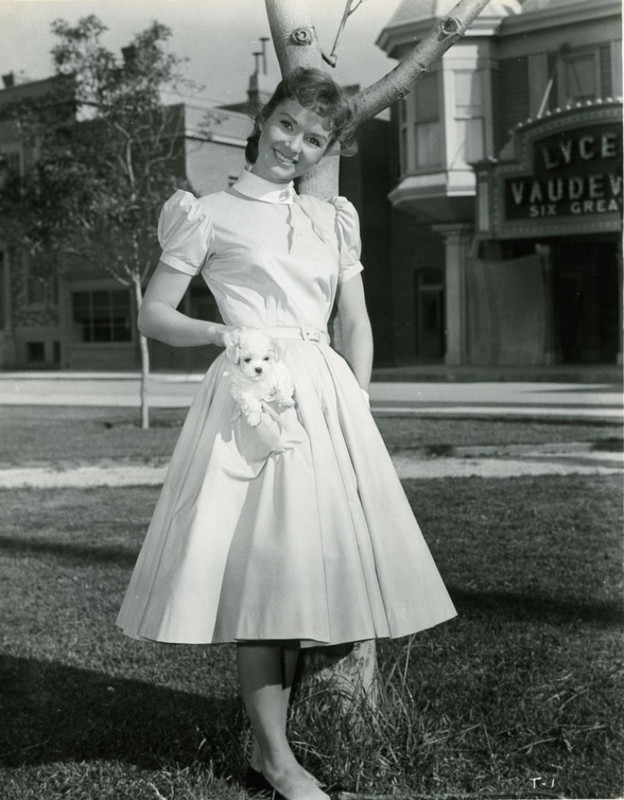 Debbie_Reynolds_b80