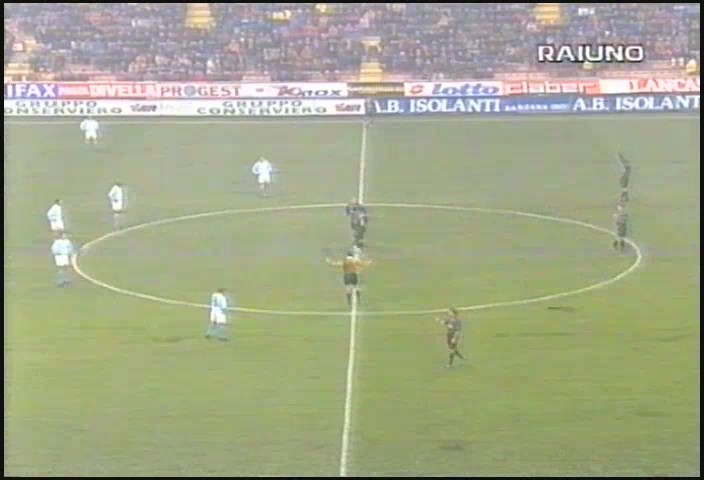 Copa de la UEFA 1997/1998 - Octavos de Final - Vuelta - Inter de Milán Vs. Racing Estrasburgo (480p) (Italiano) 1