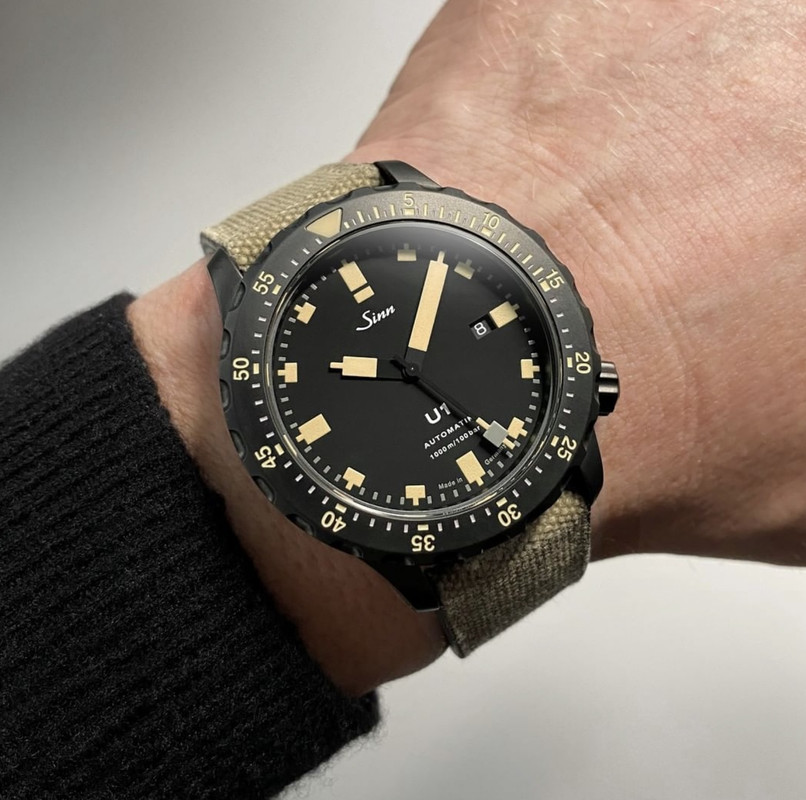 AAE5209F-9EE9-4084-A38E-40FBEB968E19