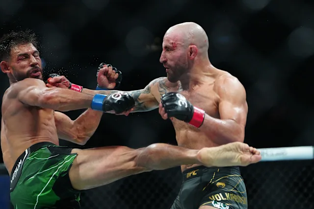 UFC гласят реванш между Александър Волкановски и Яир Родригес