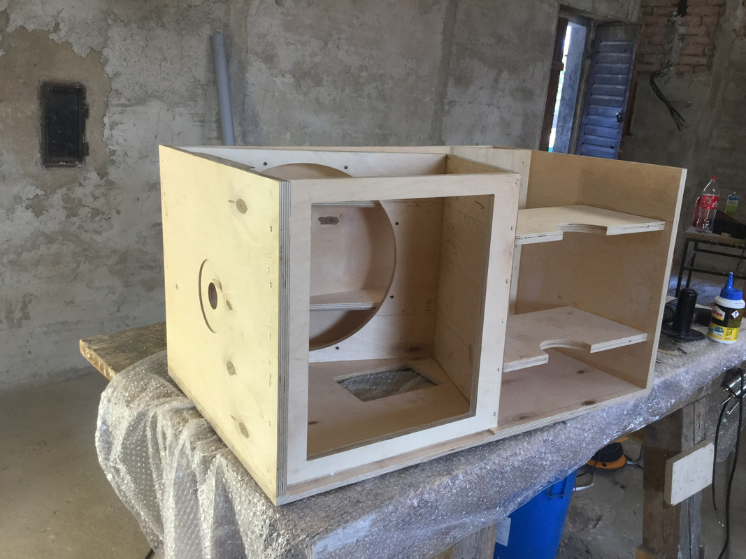 2CCD5305-0002-4FB5-9FC4-4D60CA31148A