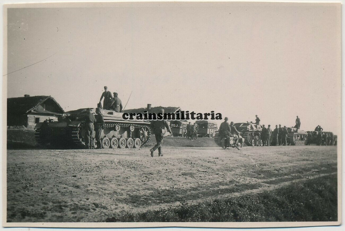 Orig. Foto Vormarsch StuG III Sturmgeschütz Panzer Potschep BRJA