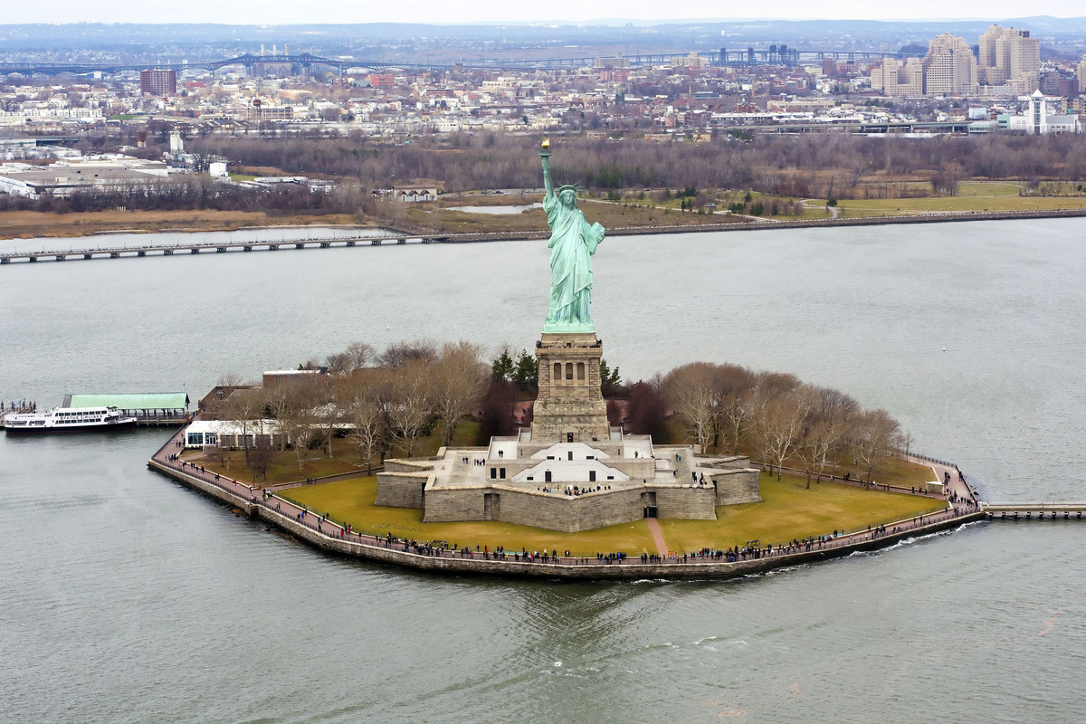 Liberty-Island-photo-D-Ramey-Logan.jpg