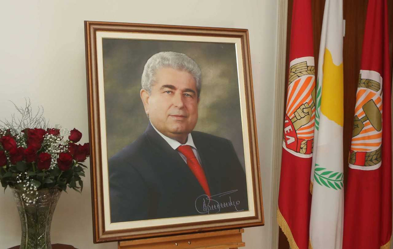 xristofias2