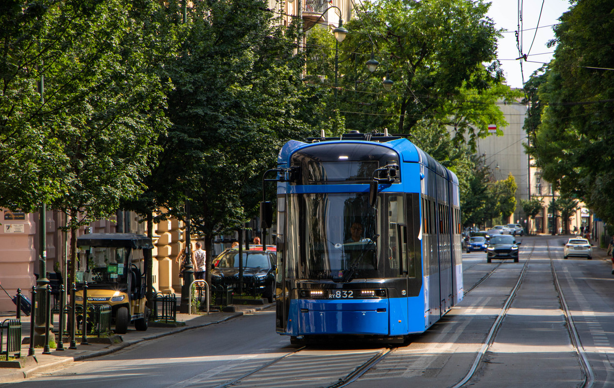 RY832.jpg