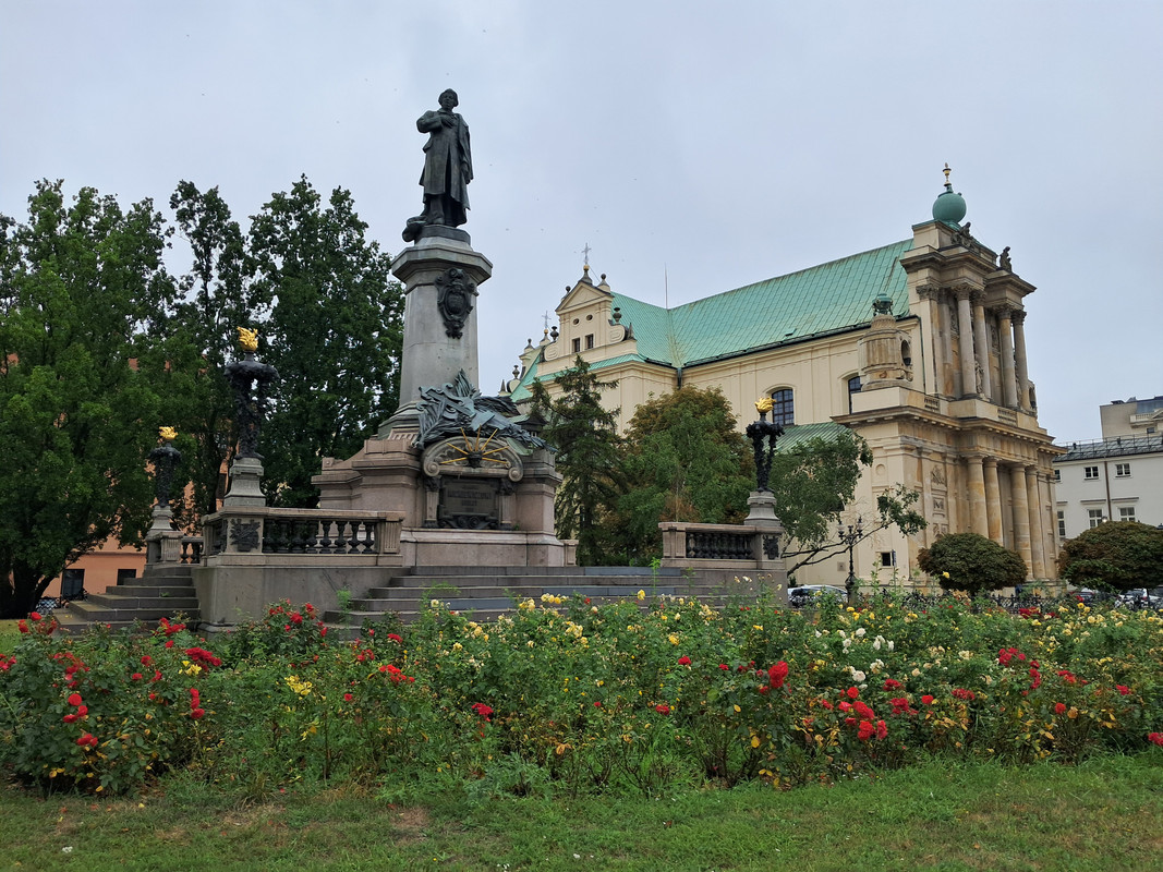 Varsovia 2024 la ciudad Fénix que resurgió de sus cenizas. - Blogs of Poland - Dia 1-Palacio Real, centro histórico y Free tour. (37)
