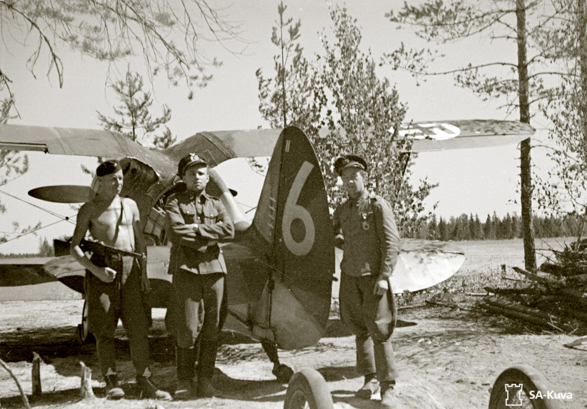 Ilmavoimat-Polikarpov-I-153-FAF-as-IT16-Capt-Ahonius-at-Rompotin-9th-Jul-1942-01