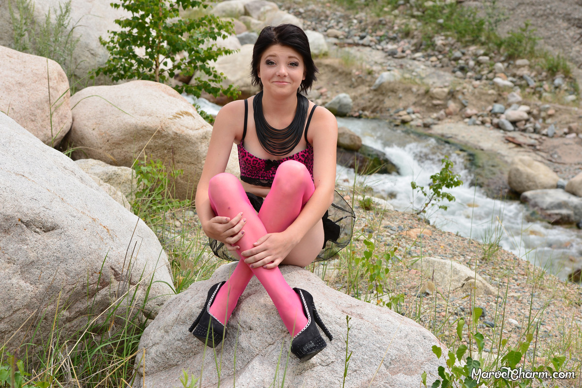 MarvelCharm_Valensia_Mountains_022