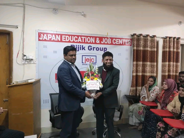 সার্টিফিকেট প্রদান ৩