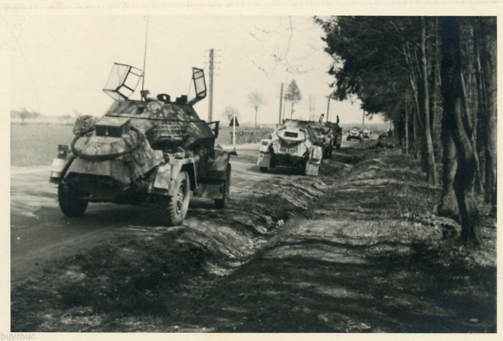 FOTO 1 PZ AUFKLÄRUNG ABT 27,17  PANZER SPÄWAGEN