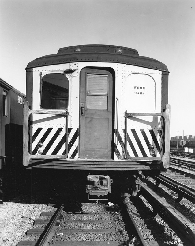 04)-2327-Coney-Island-Yard-Don-Harold-collection