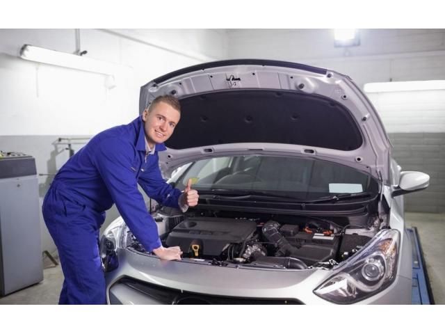 car-mechanic-mekanik-kereta.jpg