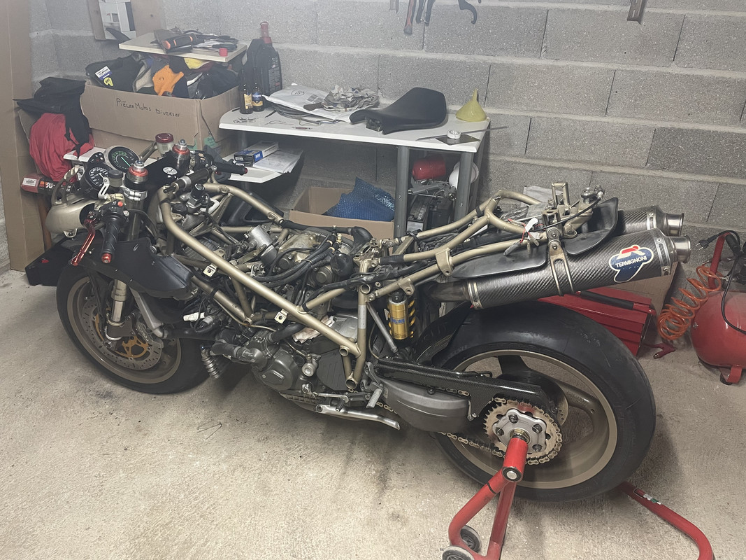 ED03B71D-2D41-460D-B6E6-7218C970A8F5