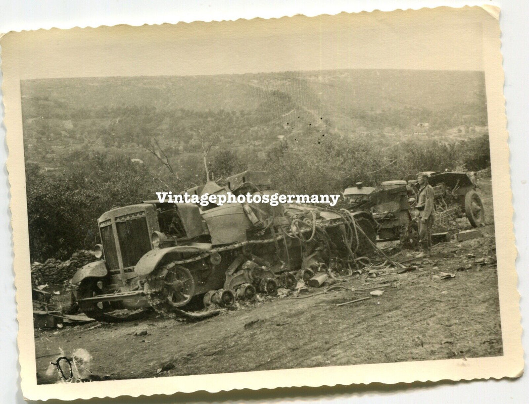 Foto schwerer Kettenschlepper Raupenschlepper Panzer Geschütz Artillerie