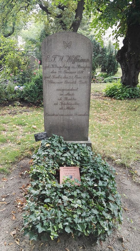 Friedh-fevordemhalleschentorberlin-113-jpeg