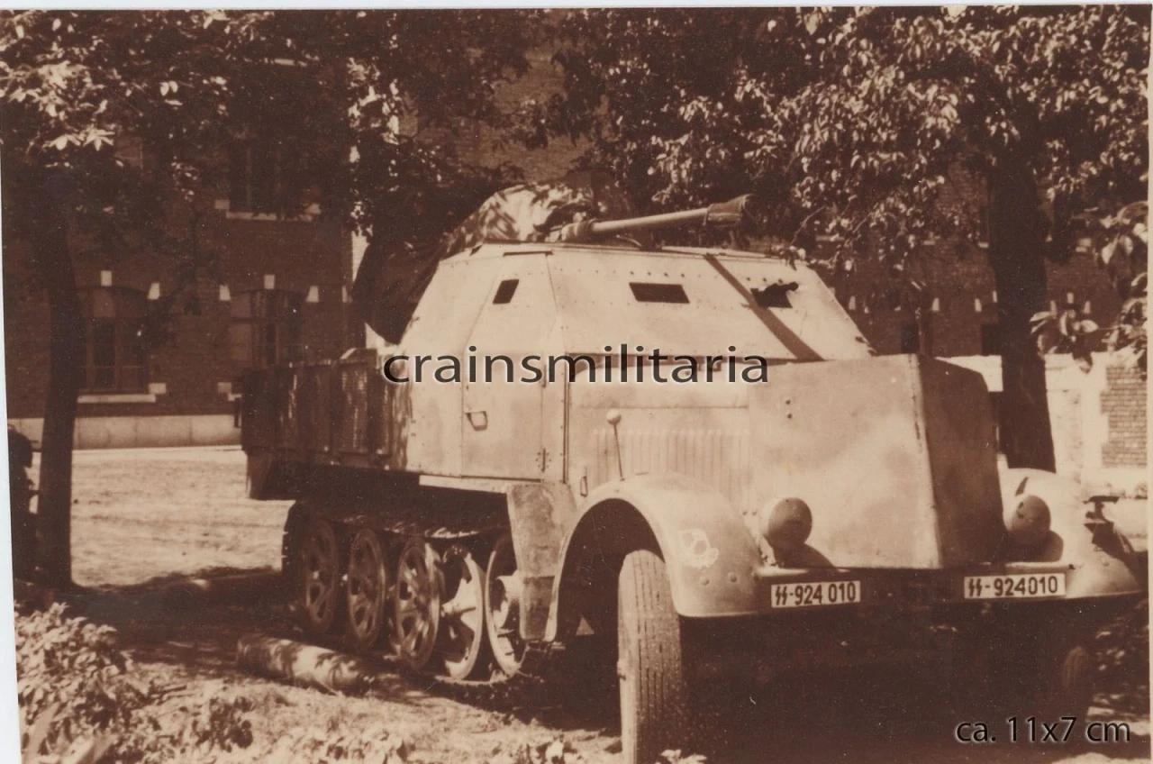REPRO Foto Sd Kfz 7 1 Halbkette mit Flak Geschütz in Normandie Frankreich 1944
