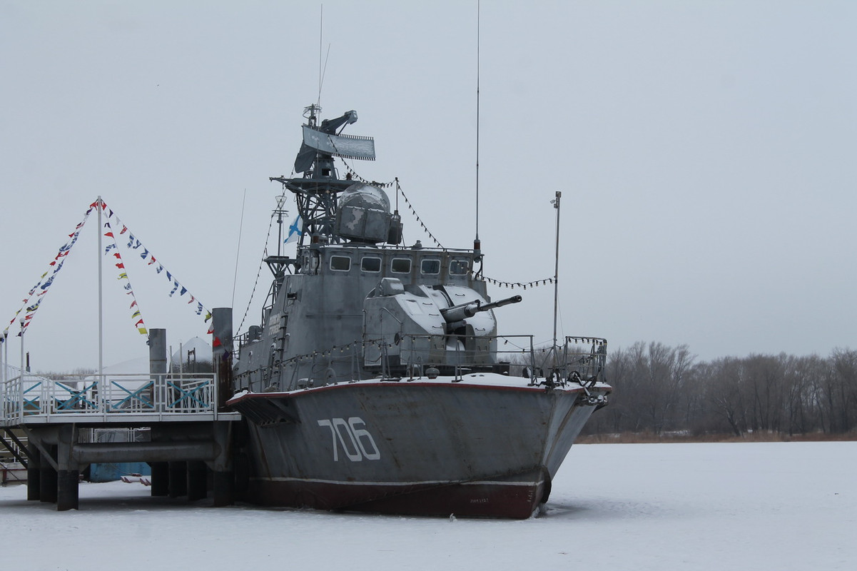 Военные и технические памятники – г.Энгельс самолёты,танки,ракета,грузовые,вертолёты,Ту,ЖД,пожарные,макет,корабли,МиГ,Ми,паровозы,авиация,легковые,тепловозы,Саратовская область,военное