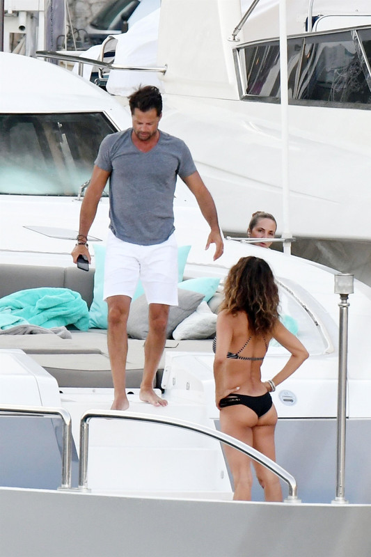 Brooke-Burke-Sexy-25-thefappeningblog.com_